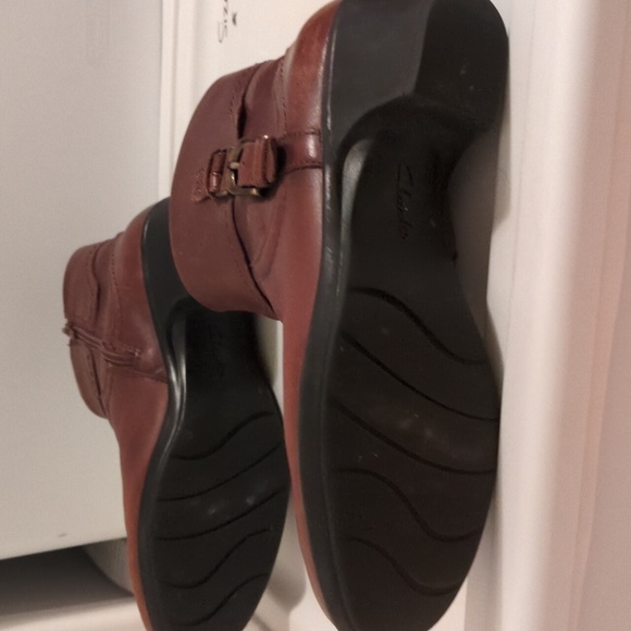 Leather Ankle Boots Clark's 9M. In Excellent Condition. - Picture 4 of 4